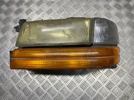 Chrysler Voyager Lampa przednia 4451735