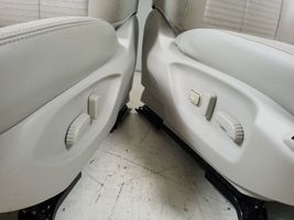 Infiniti Q50 Istuimien ja ovien verhoilusarja 