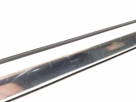 Mercedes-Benz E C207 W207 Moulures des vitres de la porte arrière A2076701200