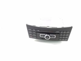 Mercedes-Benz E C207 W207 Unité principale radio / CD / DVD / GPS A2129006723