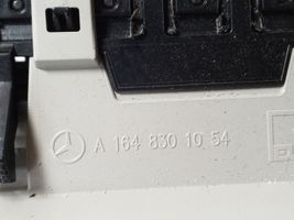Mercedes-Benz GL X164 Oro grotelės gale A1648301054