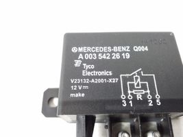 Mercedes-Benz E C207 W207 Relais Batterie A0035422619