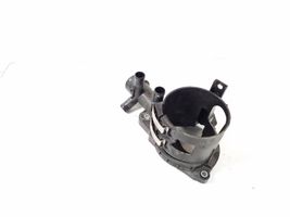 Mercedes-Benz SLK R172 Support de montage de filtre à carburant A6512001056