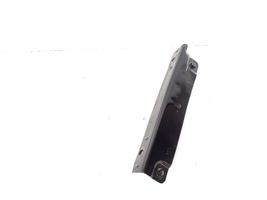 Mercedes-Benz SLK R172 Supporto di montaggio del parafango A1728800814