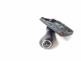 Mercedes-Benz SLK R172 Revêtement pommeau de levier de vitesses cuir A1722673410