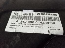 Mercedes-Benz E W212 Tavaratilan kaukalon tekstiilikansi A2126800142