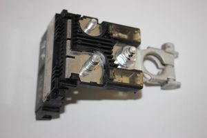 Infiniti Q50 Module de fusibles 