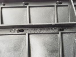 Mercedes-Benz SL R230 Grill / Wlot powietrza błotnika przedniego A2118300042