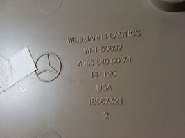 Mercedes-Benz ML W166 Inne elementy wykończenia bagażnika A1668400074