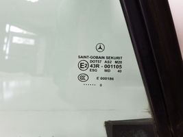Mercedes-Benz SLK R171 Finestrino/vetro retro A1717350200