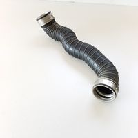 Mercedes-Benz SLK R171 Tube d'admission de tuyau de refroidisseur intermédiaire A1715280182