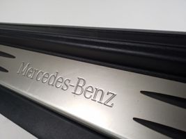 Mercedes-Benz SLK R171 Etuoven kynnyksen suojalista A1716800235