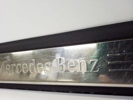 Mercedes-Benz SLK R172 Etuoven kynnyksen suojalista A1726800635