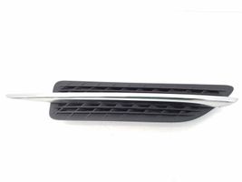 Mercedes-Benz SLK R172 Moulure, baguette/bande protectrice d'aile A1726900479