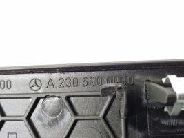 Mercedes-Benz SL R230 Tavarahyllyn kaiuttimen ritilä A2306900030