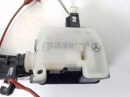 Mercedes-Benz GL X164 Serratura del tappo del serbatoio del carburante A2518200197