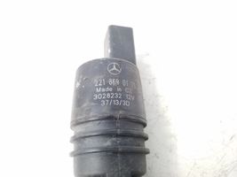 Mercedes-Benz E C207 W207 Pompa lavavetri parabrezza/vetro frontale A2218690121