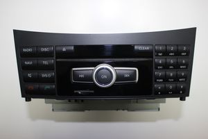 Mercedes-Benz E C207 W207 Radija/ CD/DVD grotuvas/ navigacija A2129006513
