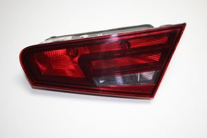 Audi A3 S3 8V Lampy tylnej klapy bagażnika 8V3945094