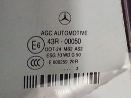 Mercedes-Benz E C207 W207 Fenêtre latérale avant / vitre triangulaire A2076700210