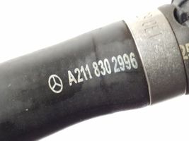 Mercedes-Benz CLS C219 Manguera/tubo de toma de aire A2118302996