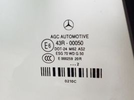 Mercedes-Benz E C207 W207 Szyba karoseryjna tylna A2076700210