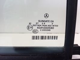 Mercedes-Benz S W221 Vetro del deflettore posteriore A2217300220