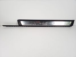 Mercedes-Benz SLK R172 Etuoven kynnyksen suojalista A1726800535