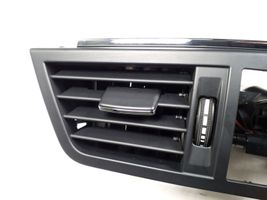 Mercedes-Benz E C207 W207 Centrālais gaisa ventilācijas režģis A2078300054