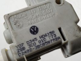 Volkswagen PASSAT B6 Verrouillage du bouchon du réservoir de carburant 3C0810773