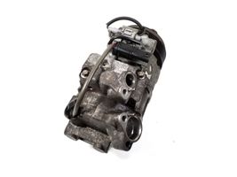 BMW 1 E82 E88 Ilmastointilaitteen kompressorin pumppu (A/C) 6987862