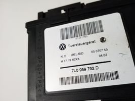 Volkswagen Touareg I Varikliukas priekinio langų pakėlėjo 7L0959792D