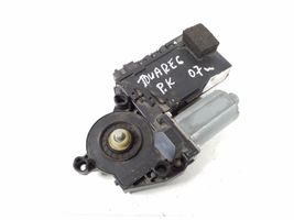 Volkswagen Touareg I Front door window regulator motor 7L0959792D