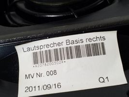 Mercedes-Benz E C207 W207 Etuoven kaiutin A2078200302