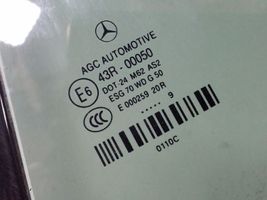 Mercedes-Benz E C207 W207 Finestrino/vetro retro A2076700110
