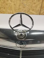 Mercedes-Benz 190 W201 Grille de calandre avant 2018880223