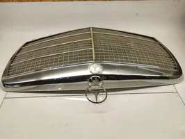 Mercedes-Benz S W116 Grotelės priekinės 1168880023