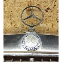 Mercedes-Benz S W116 Grotelės priekinės 1168880023