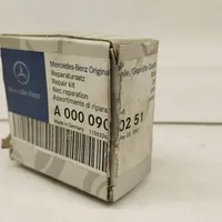 Mercedes-Benz COMPAKT W115 Autres pièces compartiment moteur 0000900251