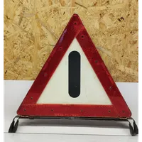 Mercedes-Benz 190 W201 Triangle d'avertissement 0005905112