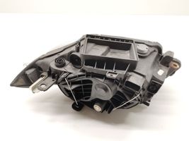 BMW 1 E81 E87 Lampa przednia 7249652