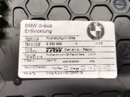 BMW i3 Dysze / Kratki środkowego nawiewu deski rozdzielczej 9282999