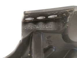 Peugeot 208 Supporto di montaggio del parafango 9828361980