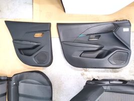 Peugeot 208 Set interni 