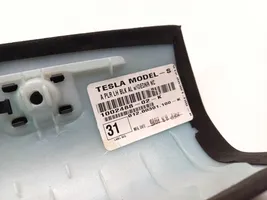 Tesla Model S Muu kynnyksen/pilarin verhoiluelementti 1002488-02-K