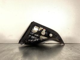 Opel Zafira C Lampy tylnej klapy bagażnika 39028598BN8