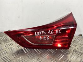 Toyota Auris E180 Lampy tylnej klapy bagażnika 05170237