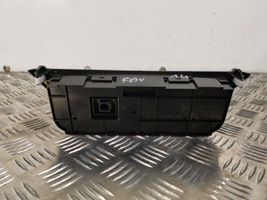 Toyota RAV 4 (XA40) Panel klimatyzacji 5590042400