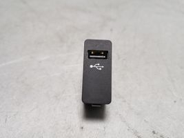 Mini Cooper Countryman F60 Gniazdo / Złącze USB 