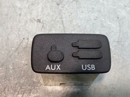 Subaru XV II USB-pistokeliitin 